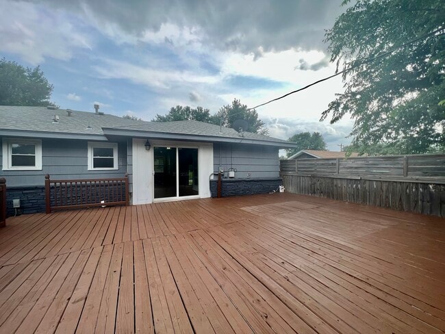 Building Photo - 317 Truman Pl