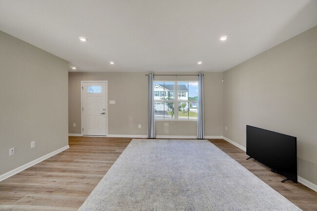 Building Photo - 69 Summerfield Dr