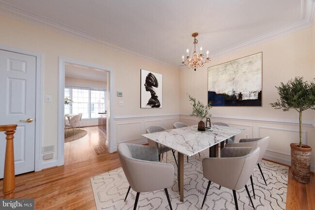 Building Photo - 1308 McLean Crest Ct