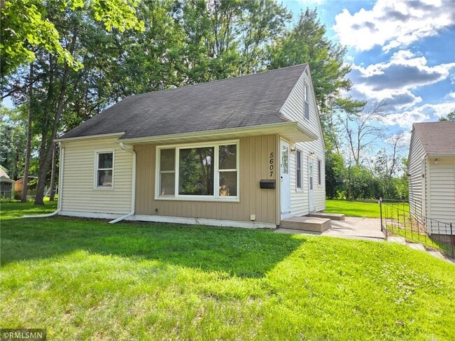 Primary Photo - 5607 Regent Ave N