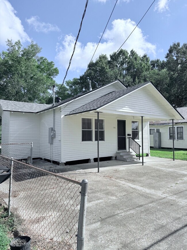 Building Photo - 110 Loraine St