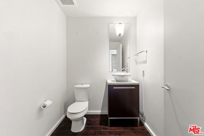 Building Photo - 1155 S Grand Ave