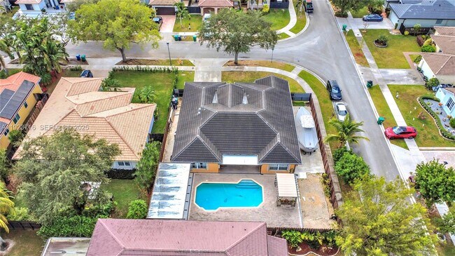 Building Photo - 15875 SW 149th Ln