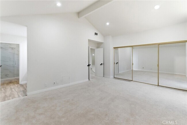 Building Photo - 5415 E Willowick Cir