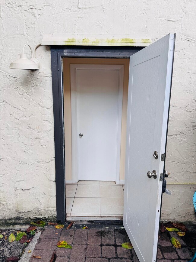 Building Photo - 830 Valley Forge Rd