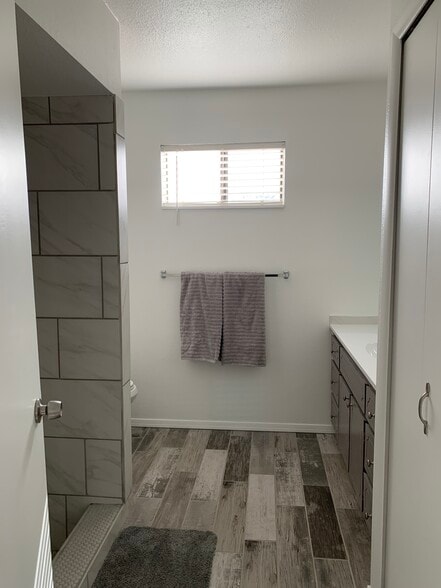 Building Photo - 3576 Stanford Dr