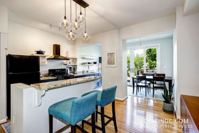 Building Photo - 719 Gallatin St NW