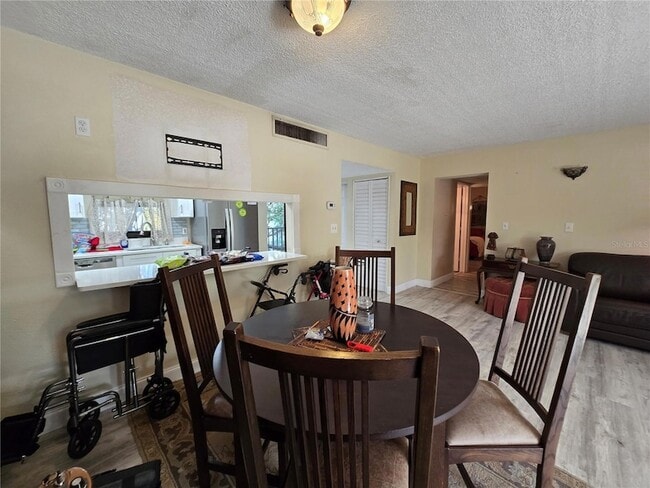 Building Photo - 105 4th Ave NE