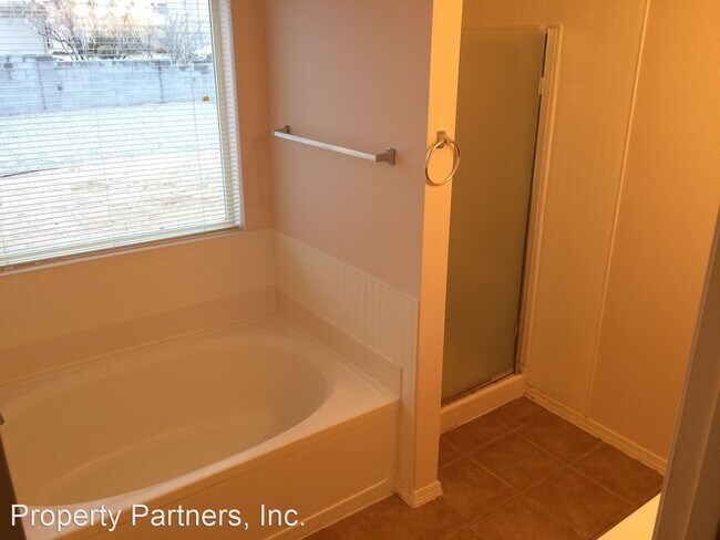 Building Photo - 4 br, 2.5 bath House - 3327 Flat Iron Rd NE