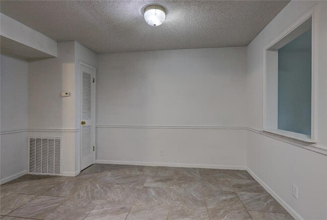 Building Photo - 164 Windermere Cir