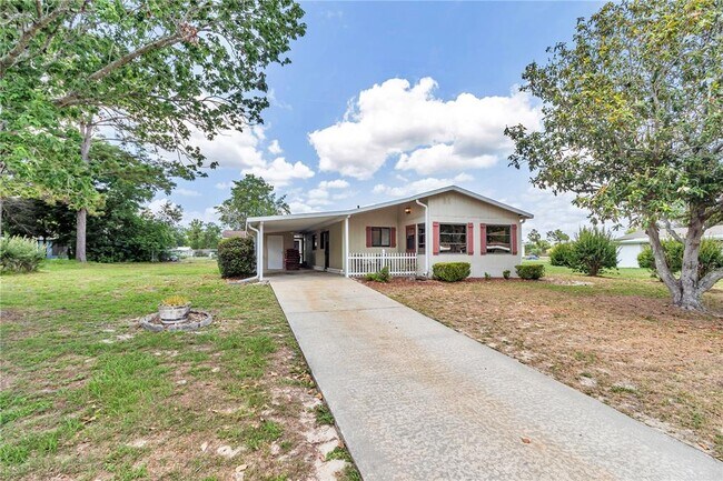Building Photo - 10060 SW 93rd Ave