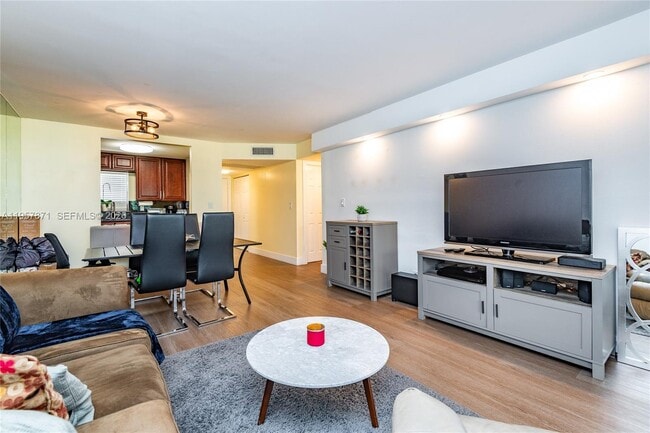 Building Photo - 9355 SW 8th St