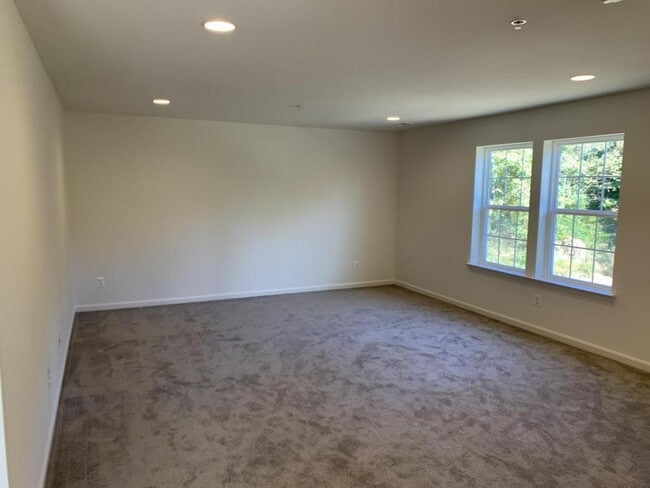 Building Photo - 101 Trails Way