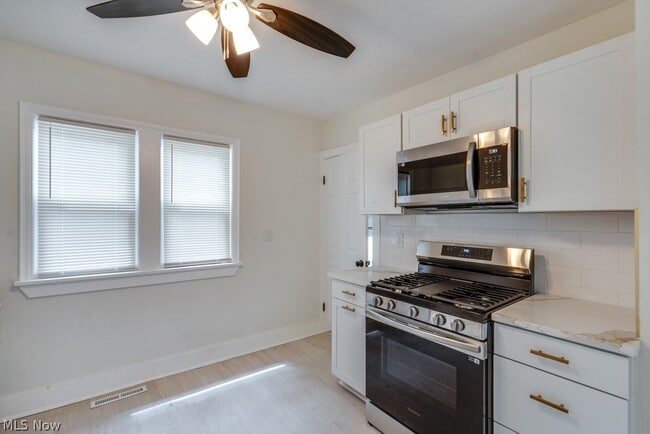 Building Photo - 5141 Clement Ave