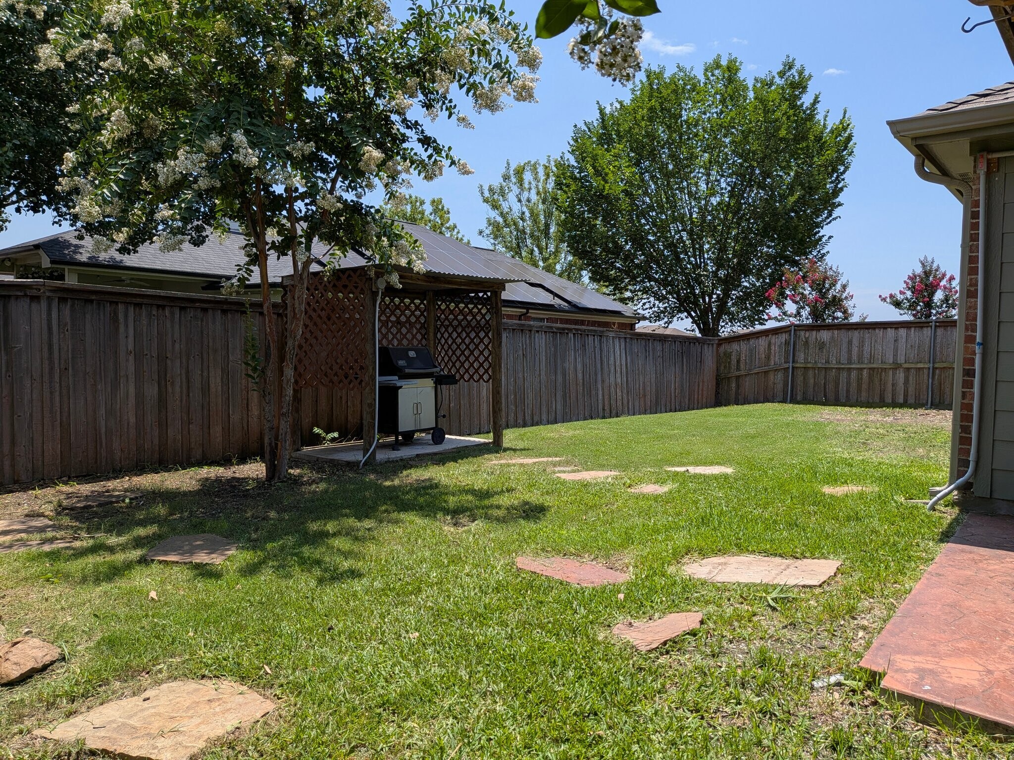 Building Photo - 120 Sandy Ln