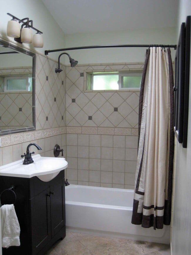 Building Photo - 338 N Grant St