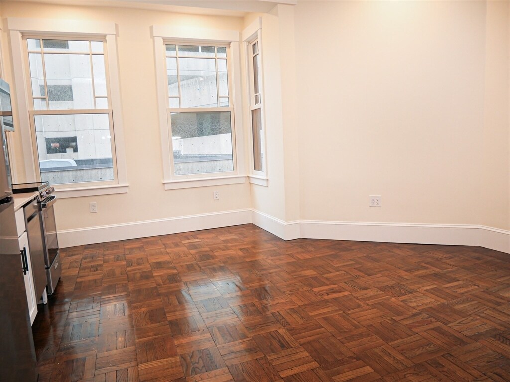 Building Photo - 239 W Newton St