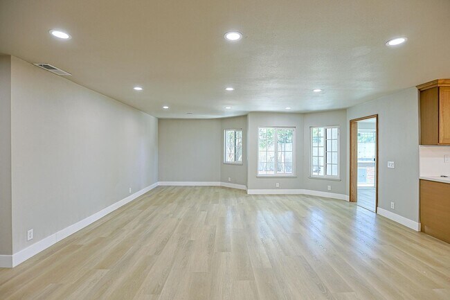 Building Photo - 9909 Merced River Ave