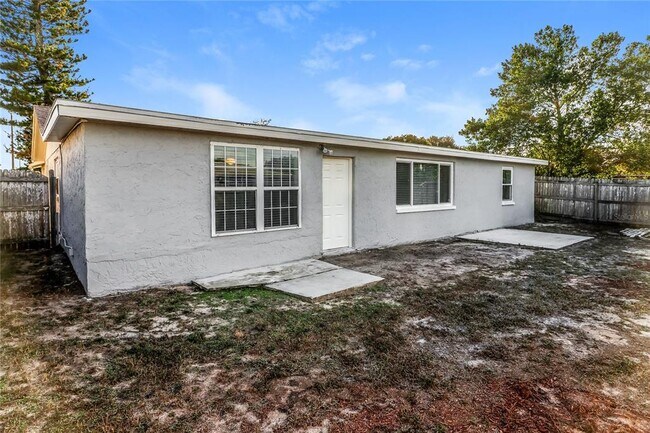 Building Photo - 7325 Nova Scotia Dr