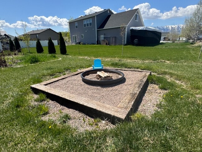 Building Photo - 3261 S 1500 W