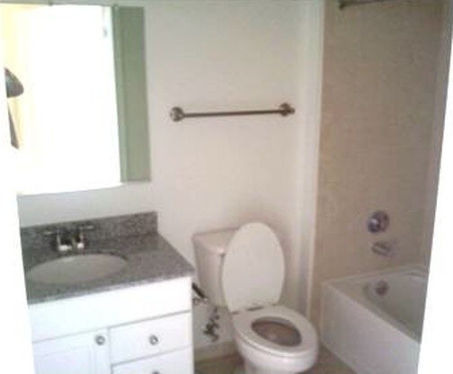 Building Photo - 3650 S Glebe Rd