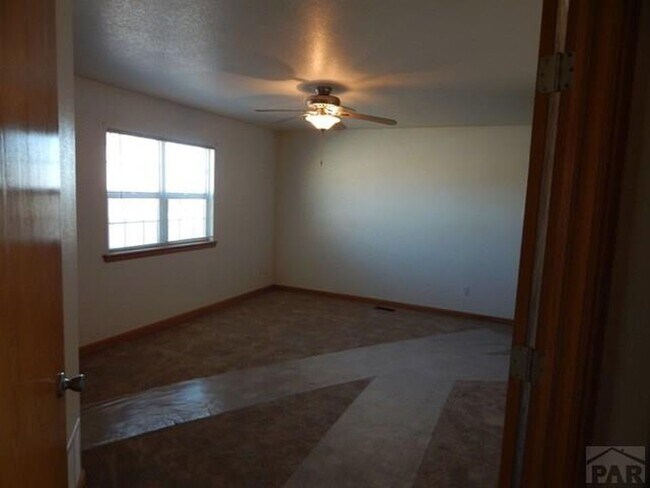 Building Photo - Mesa Vista Community 2BD/2.5BA Townhouse w...