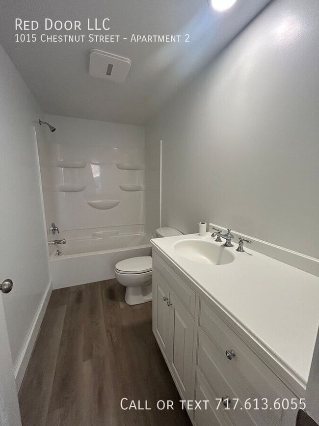 Building Photo - 1015 Chestnut St