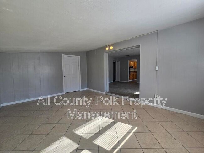 Building Photo - 2807 Hertha Ave