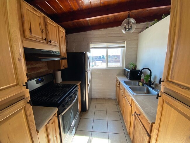 Building Photo - 174 W Borrego St