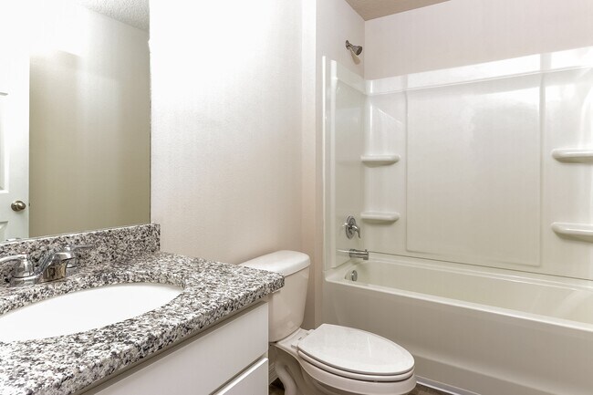 Building Photo - 1831 SE Airoso Blvd