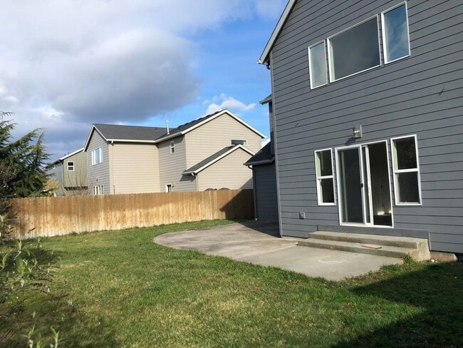 Building Photo - 3 Bedroom House in the Heights On Hood River