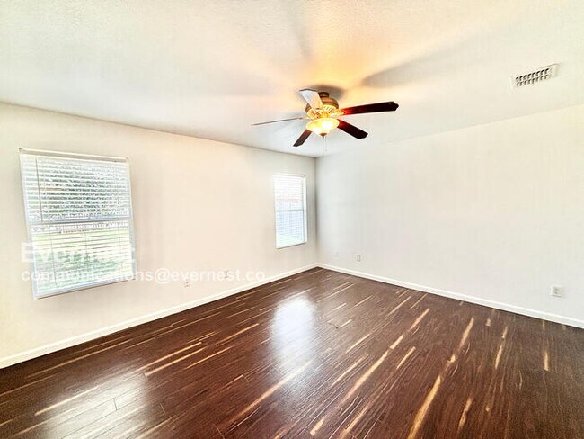 Building Photo - 12924 Kingsgate Dr
