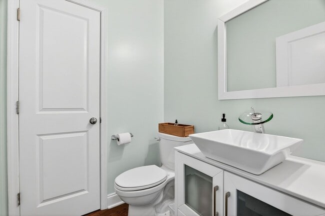 Building Photo - Experience Elevated Living on Cutleaf Drive!