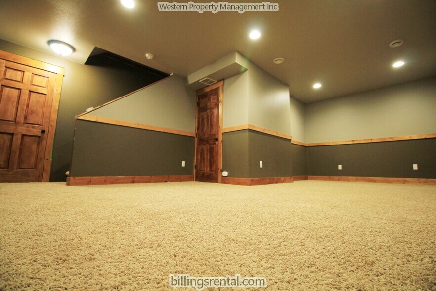 Basement Family Room - 2027 Lakehills Dr