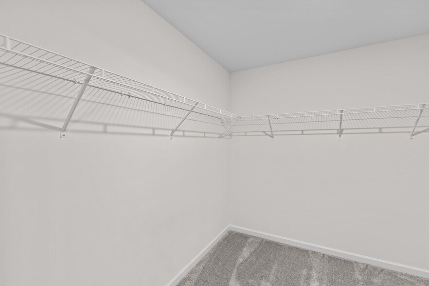 Walk In Closet - 1876 Purtis Creek Dr
