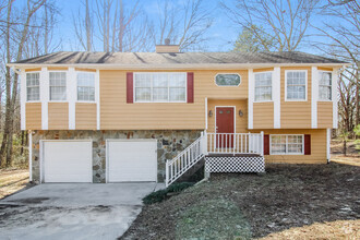 Building Photo - 3 Bedroom Split Level Atlanta Home