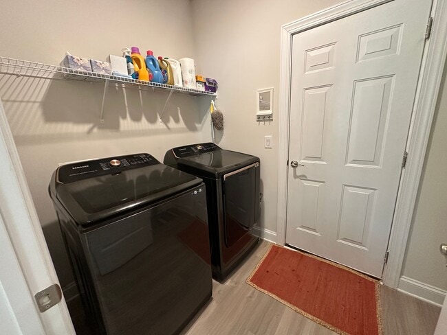 Building Photo - Charming Ranch Home w/Flex Space