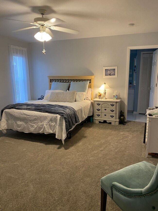 Building Photo - Gulf access community