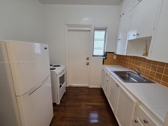 Building Photo - 850 Jefferson Ave