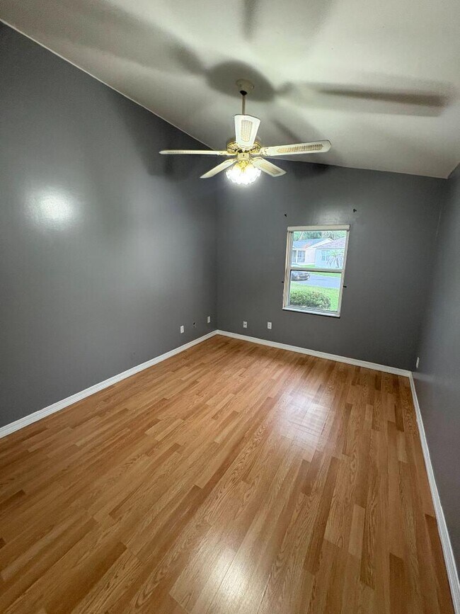 Building Photo - 436 Mango Cir