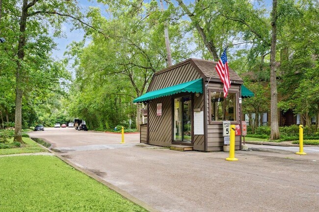 Building Photo - 11711 Memorial Dr