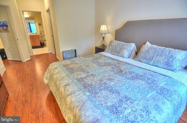 Building Photo - 1501 North Point Dr