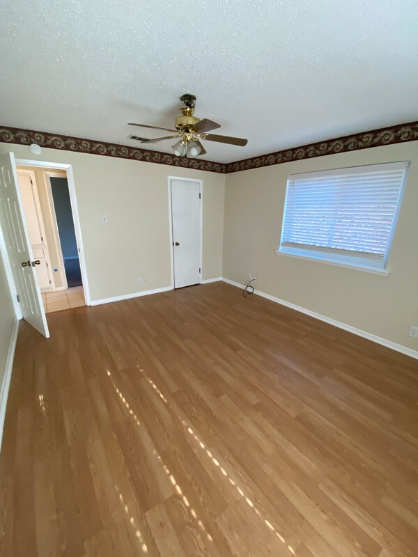 Building Photo - 2709 Shawn Dr