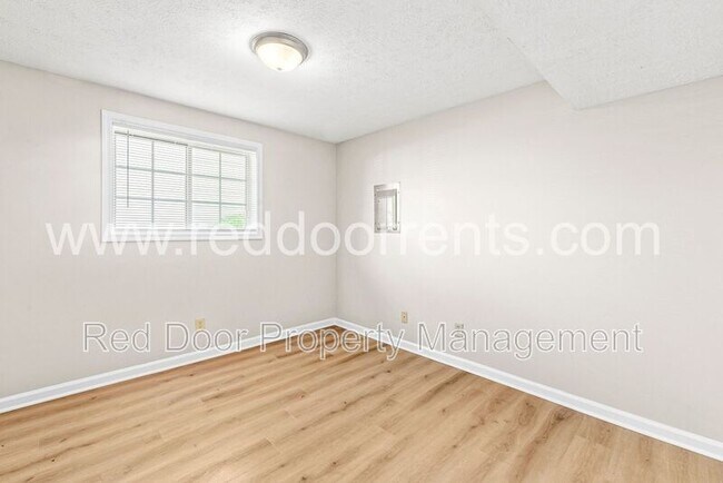 Building Photo - 5904 Beau Jardin Dr
