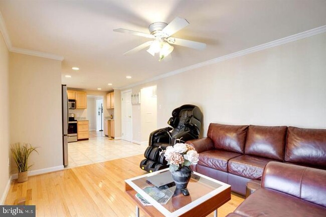 Building Photo - 10718 Freds Oak Ct