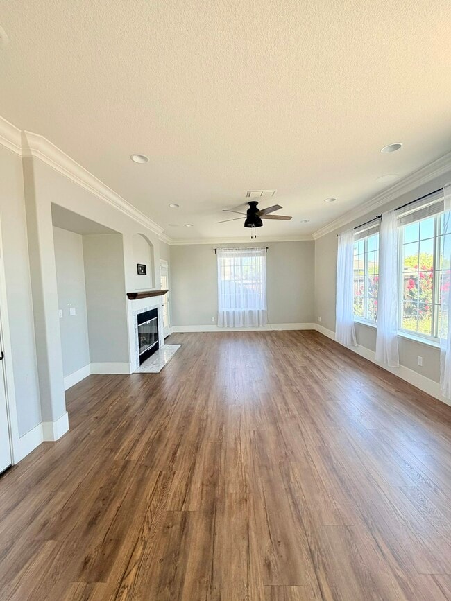 Building Photo - 850 Monterey Ct
