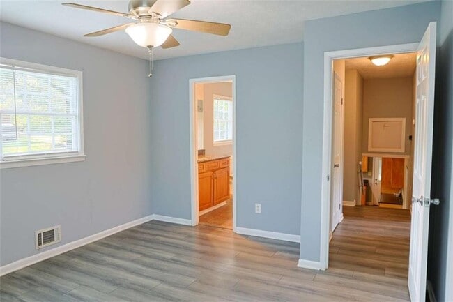 Building Photo - 130 Mimosa Dr
