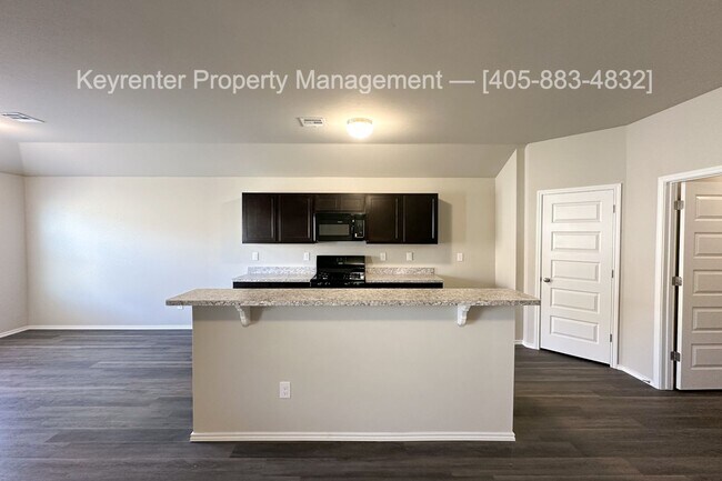 Building Photo - Gorgeous 4 Bed 2 Bath Home in Heart Of Yukon!