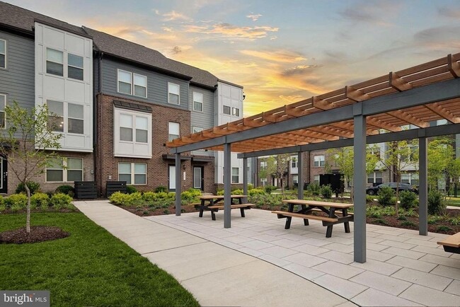 Building Photo - 2152 Glacier Rd