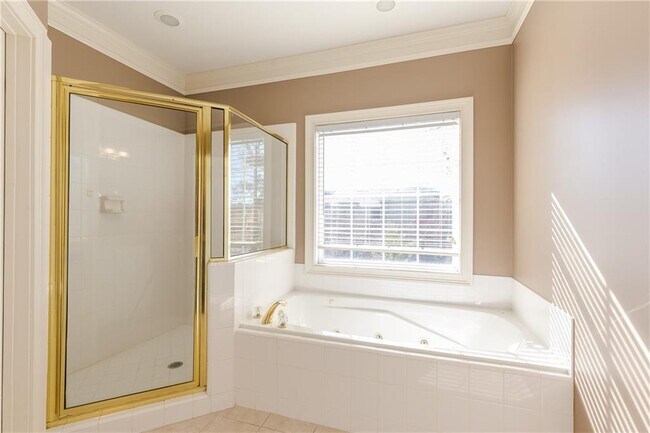 Building Photo - 2556 Oglethorpe Cir NE